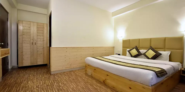 Deluxe Double Bed Room with Common Balcony