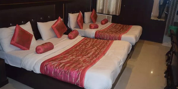 Deluxe AC Four Beded Room with Breakfast