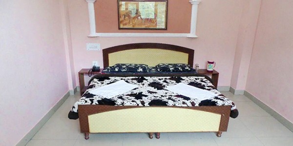 Deluxe Non AC Double Bed Room